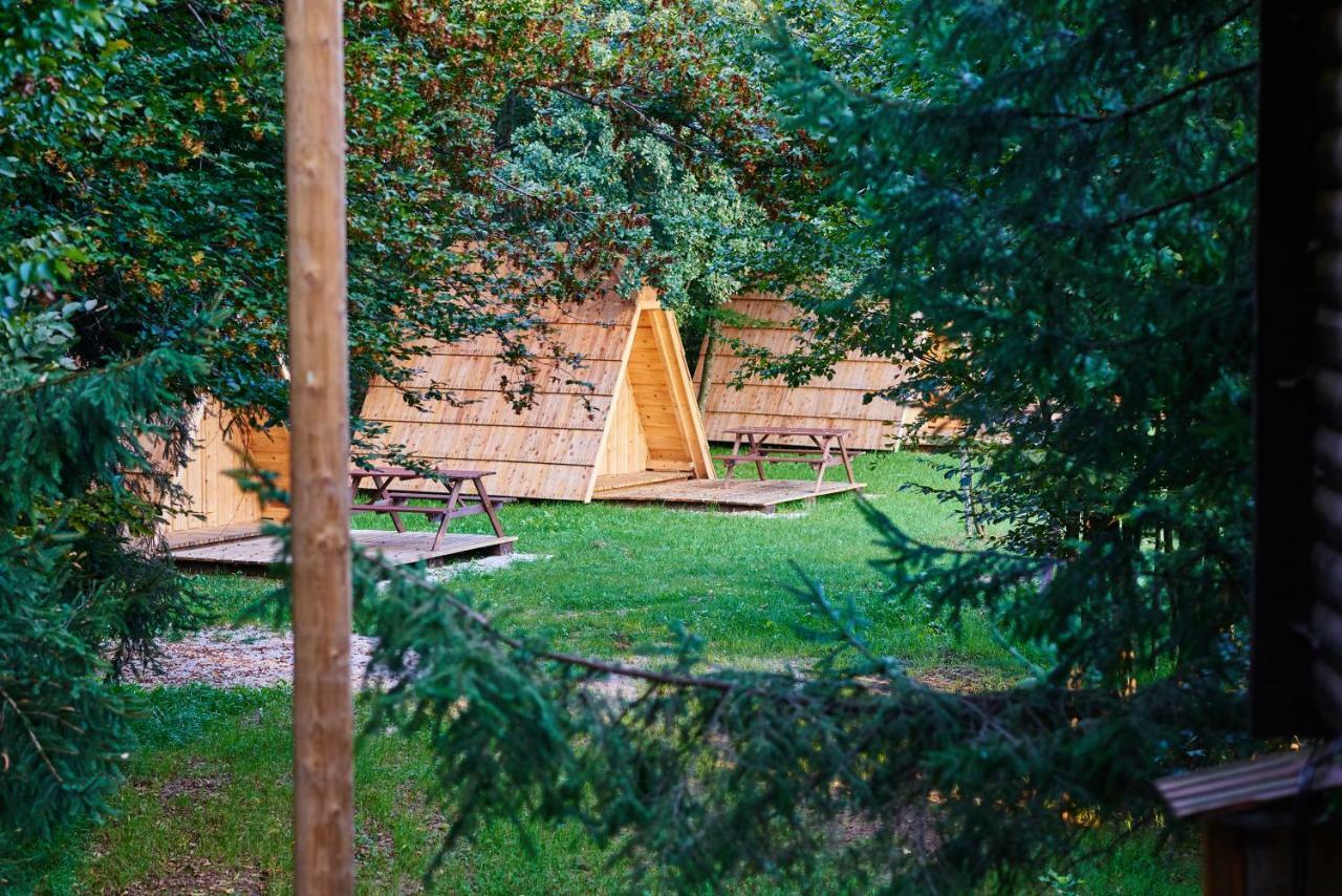 Glamping Village - Speleo Camp Logatec Esterno foto